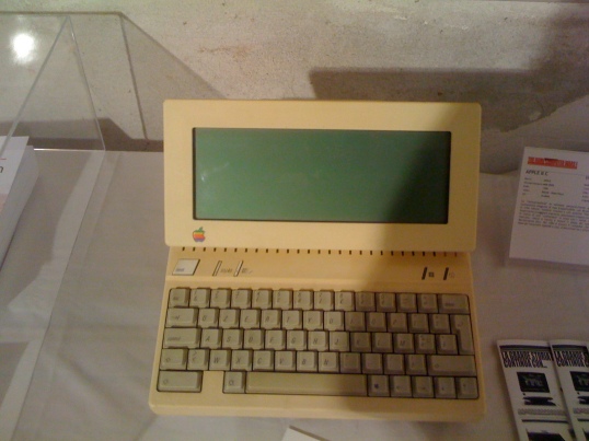 Apple II C